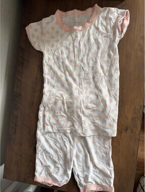 Milkberry Bamboo White Floral Print PJ Set size 3T. GUC for minor wash wear